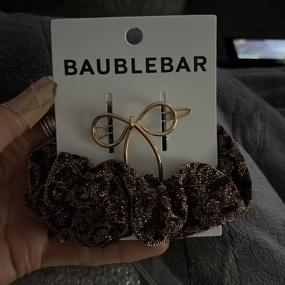 BAUBLEBAR hair scrunchie and barrette - Picture 1 of 4